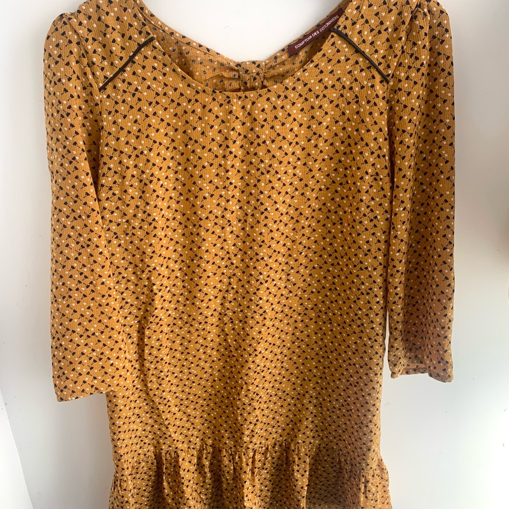 🇫🇷 Comptoir Des Cotonniers Mustard Mini Dress with Black Triangle Motif